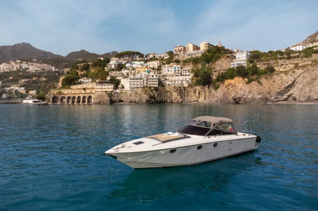 Amalfi Coast Boat Baia 40